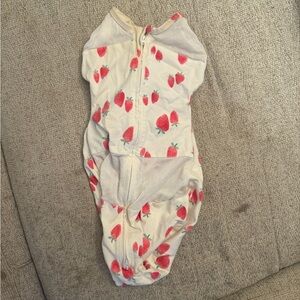 Happiest Baby Sleepea Swaddle Size Small - Strawberries